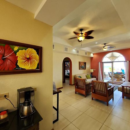 הופקינס Blue Parrot Beach House And Villas מראה חיצוני תמונה