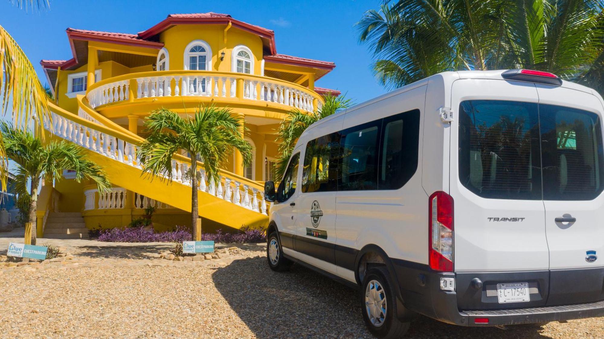 הופקינס Blue Parrot Beach House And Villas מראה חיצוני תמונה